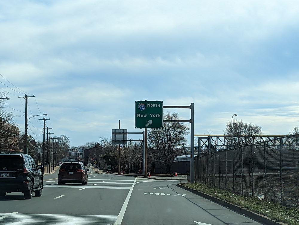 East Lyme, CT MultiCar Crash on I95 SB between Exits 74 and 73